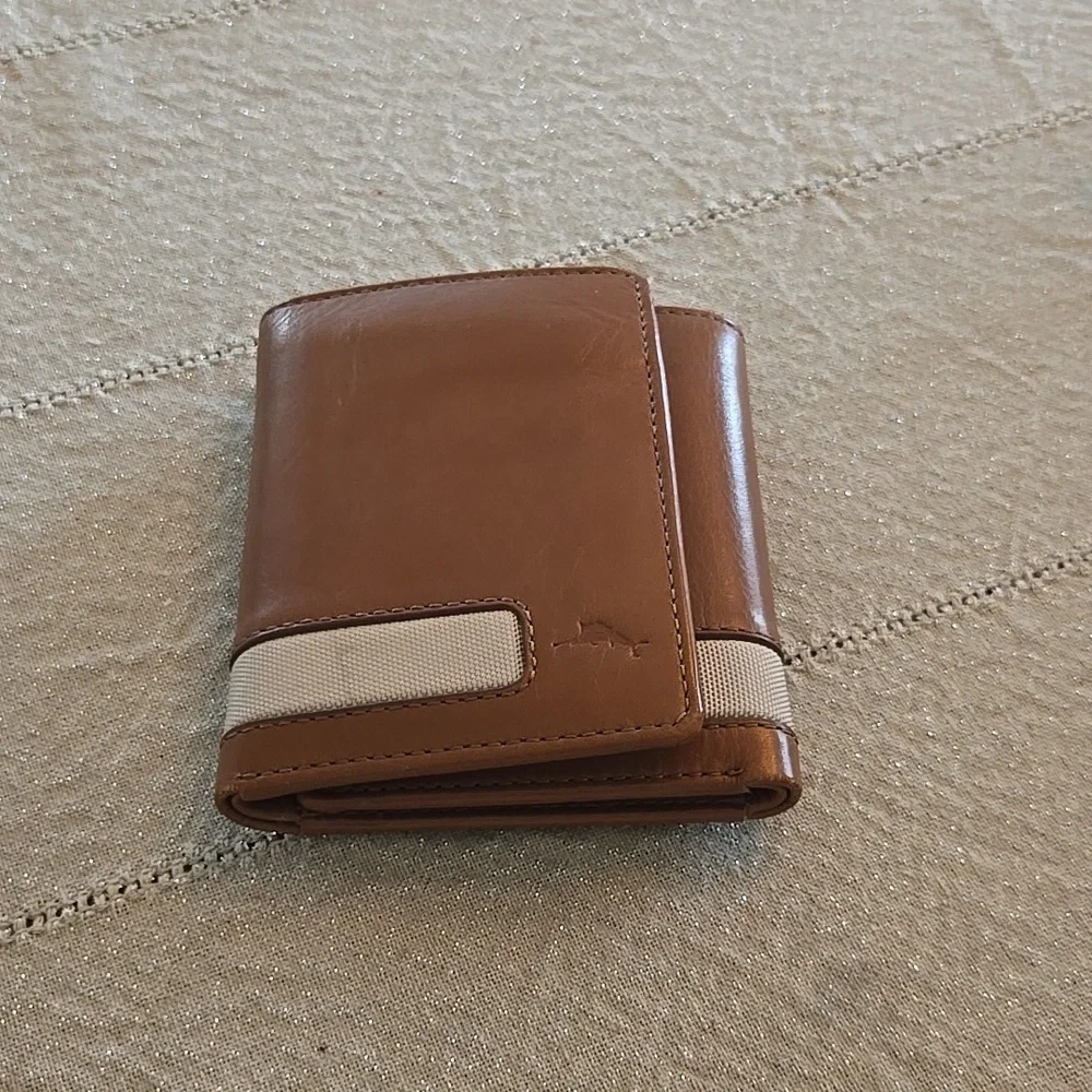 NWOT Tommy Bahama Mens Wallet